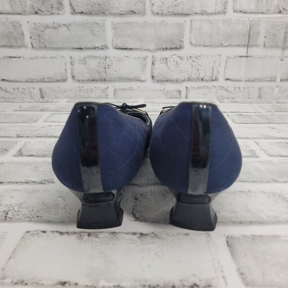 Stuart Weitzman Low Kitten Heel Navy Black Little Bow Shoes Size 8.5 - Picture 5 of 7